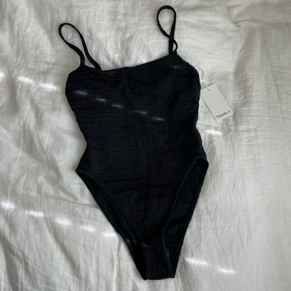 Vitamin A Black Textured One-Piece Swim Size M